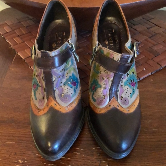 Brown ankle booties with 2” heel - Picture 3 of 5